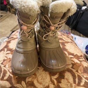 London Fog Kids Boots with Faux Fur in Tan and Cream